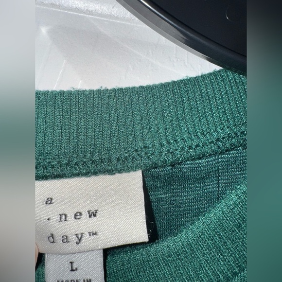 A New Day Forrest Green Ribbed Crewneck Sweater Size Large - Picture 8 of 10